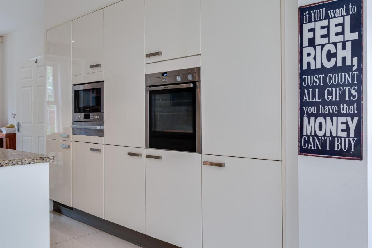 Séjour chez l'habitant Modern, Luxury Suites With Private Bathrooms Close To Centre Belfast